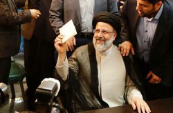 Iran urne boicottate ma vittoria del peggiore