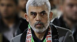 Chi è il capo di Hamas: Sinwar, «il puro» che parla ebraico. Israele: «È un uomo morto»