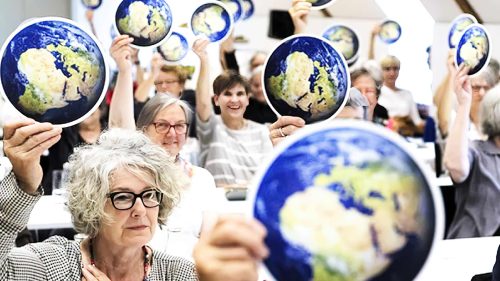 Un ambiente sano e naturale come diritto umano: le anziane per il clima fanno storia