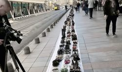 Le scarpe di Sarajevo per dire no alle guerre