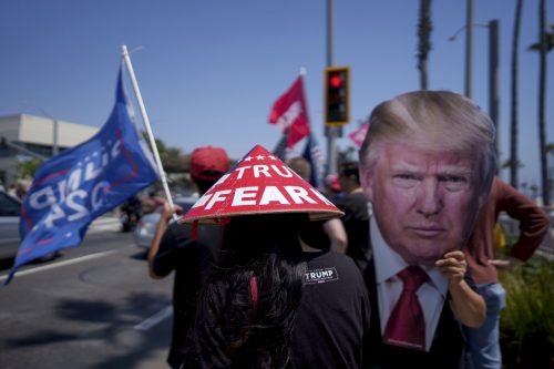 L’orecchio del sovrano, Trump e la violenza di massa negli Stati Uniti
