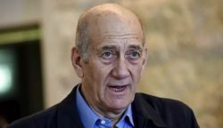 Olmert: “Invadere il Libano non fermerà i razzi su Israele, Netanyahu fa un errore di proporzioni storiche”