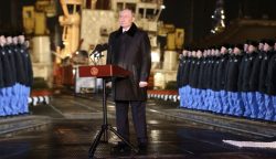 «Prima via Zelensky». Putin rilancia la sua pace, dialogo tra sordi con l’Ue