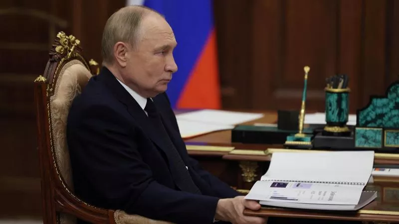 Putin ignora l’ultimatum e si chiude nel silenzio. Mistero sul viaggio in Turchia