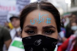 Jafar Panahi: “La rivolta del velo ha cambiato l’Iran. Io coraggioso? Meno di quelle donne”