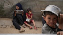 Ragazze e «madri supplenti». L’adolescenza perduta di Gaza