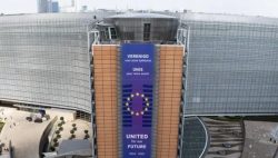 Dazi, Bruxelles non arretra: basta minacce inutili. Risposta uguale e contraria