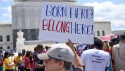 La Corte suprema Usa abbatte lo ius soli, restano 30 giorni