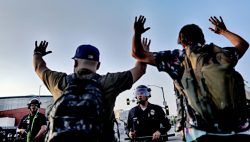 Dal migrante «nemico», allo stato autoritario