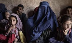 Afghanistan, la crisi dimenticata: l’umanità perduta nei silenzi di Kabul