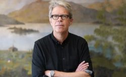 Jonathan Franzen: “La mia America spaventata fra truppe nelle strade e social tossici”