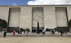 La storia (razzista) secondo Trump: ultimatum al museo Smithsonian