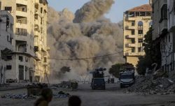 Gli occidentali vivono nell’età del vuoto. Ma l’uscita non può essere la guerra