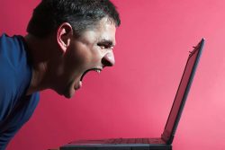 Minacce, insulti e aggressioni, la pressione sui politici svizzeri aumenta