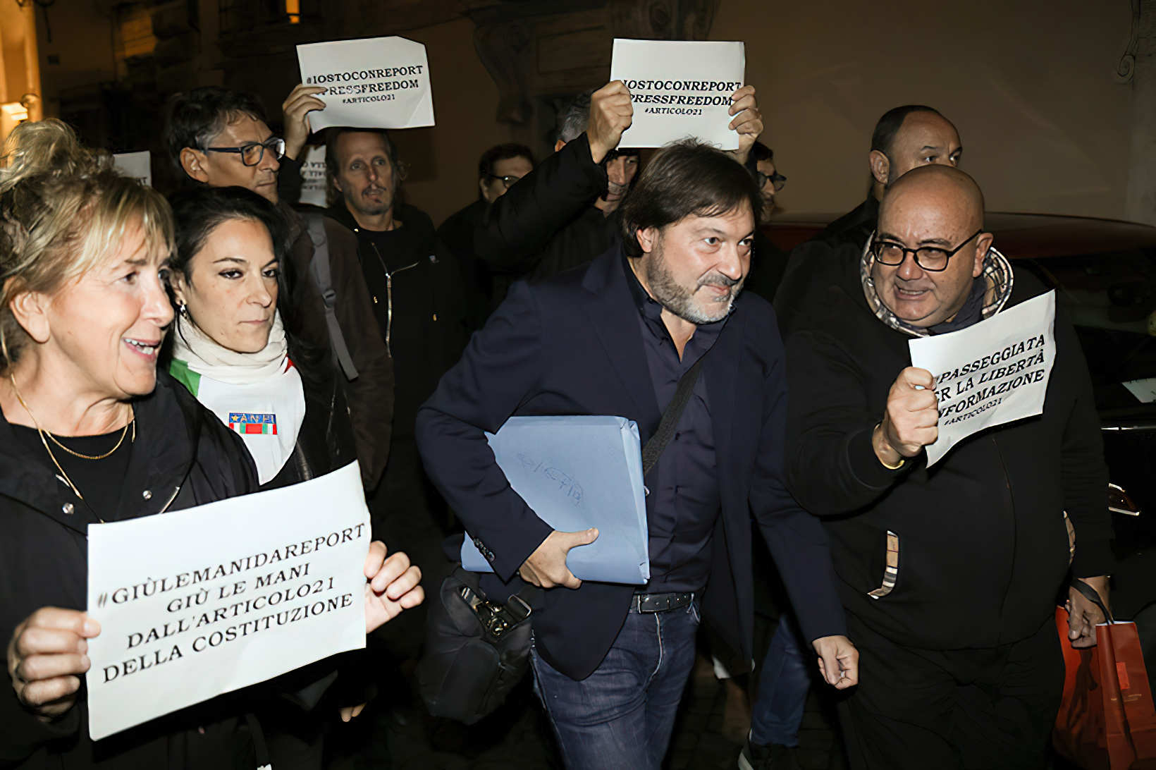 L’attentato a Sigfrido Ranucci, la solidarietà e l’ipocrisia