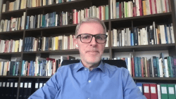 Sergio Rossi – “Volete godervi questa pensione? Non vi rimane che lavorare di più“