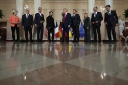 L’Europa sotto al tavolo tra Russia e Washington