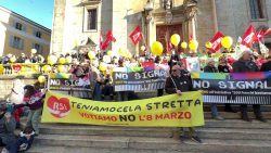 Ecco la Svizzera che vuole davvero la libertà, la democrazia e l’indipendenza