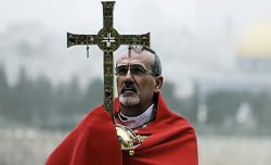 Pierbattista Pizzaballa, il cardinale del dialogo in conflitto con Netanyahu dopo gli orrori di Gaza