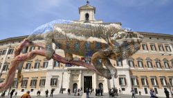 Il camaleonte italico tra silenzi e giravolte