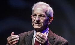 Luciano Violante: “La democrazia è conveniente, vince la politica che sa dimostrarlo”