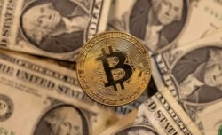 Investitori in fuga dalle cripto: Bitcoin sotto i 60mila dollari