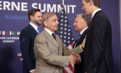 Colloqui Usa-Iran tra le minacce, Trump: “Vi faccio saltare in aria”. E il summit di pace rischia il flop