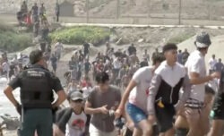 Migliaia di migranti assaltano Ceuta a nuoto, morti e dispersi. Madrid invia i militari