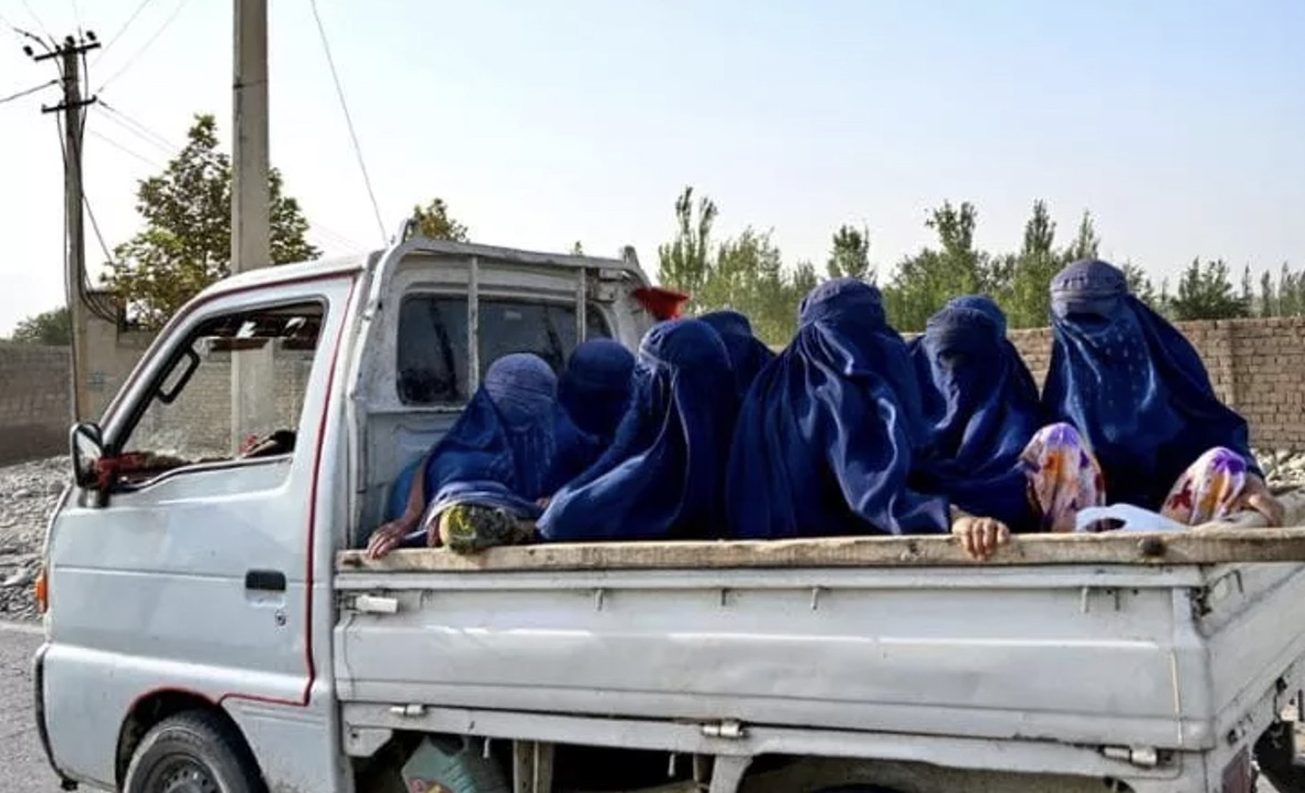Kabul, cinque anni di talebani: “Donne cancellate, esecuzioni e povertà”