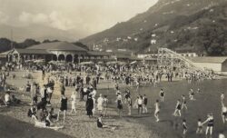 «L’estate sta finendo e un anno se ne va» e noi non impariamo niente