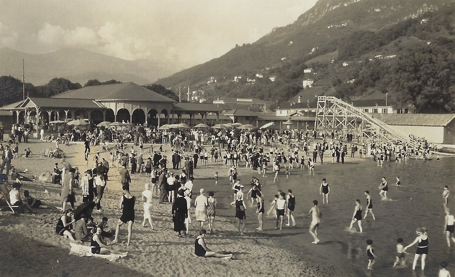 «L’estate sta finendo e un anno se ne va» e noi non impariamo niente