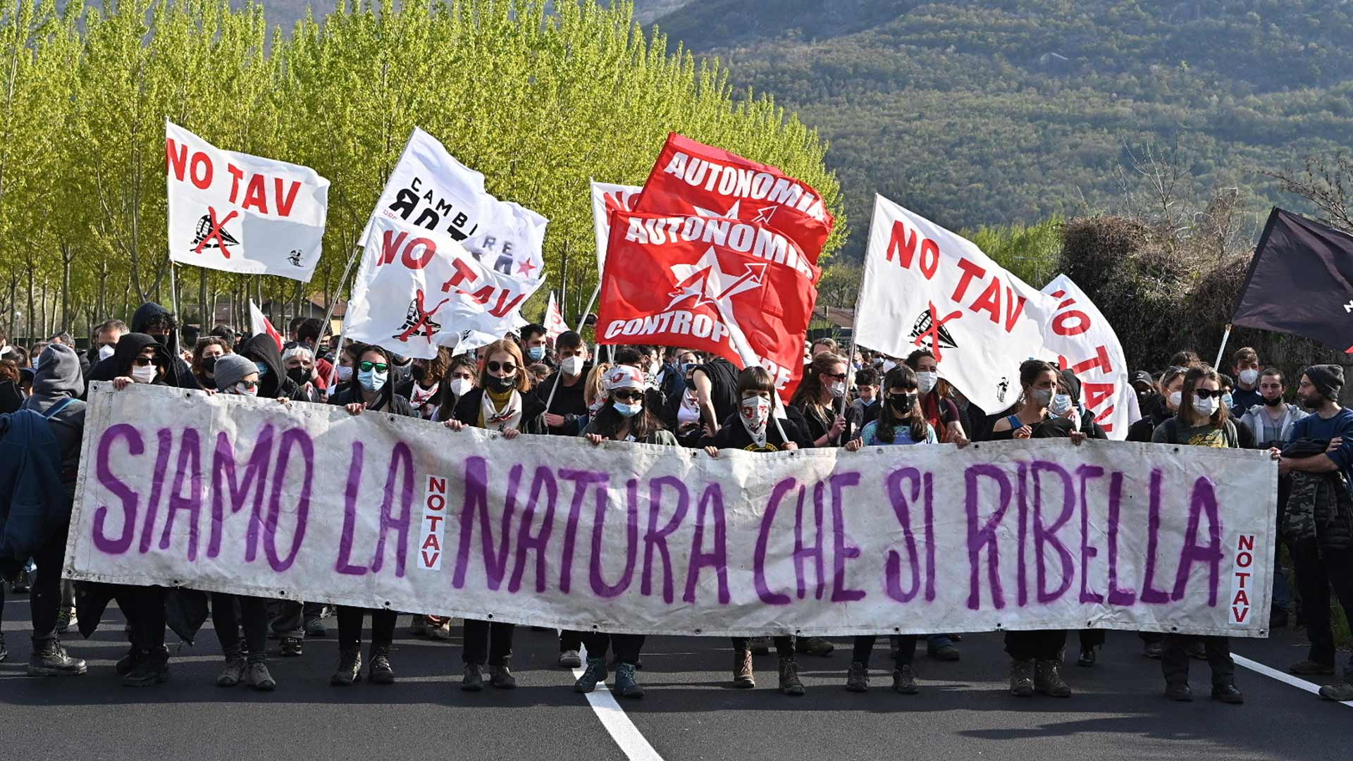Il tunnel Torino-Lione,  il ponte sullo Stretto e i regali-beffa di governo e parlamento