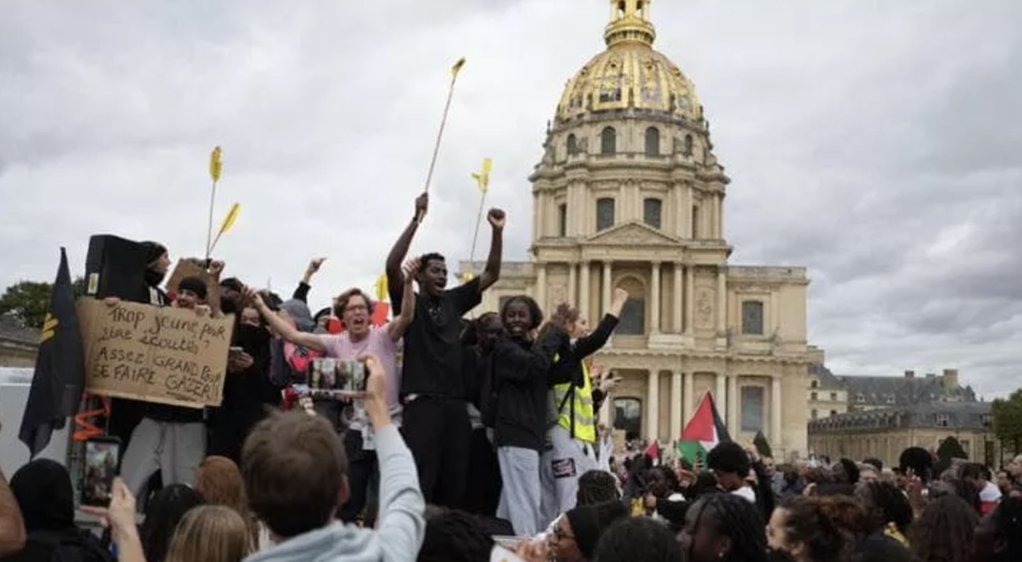 I giovani che sconvolgono la Francia